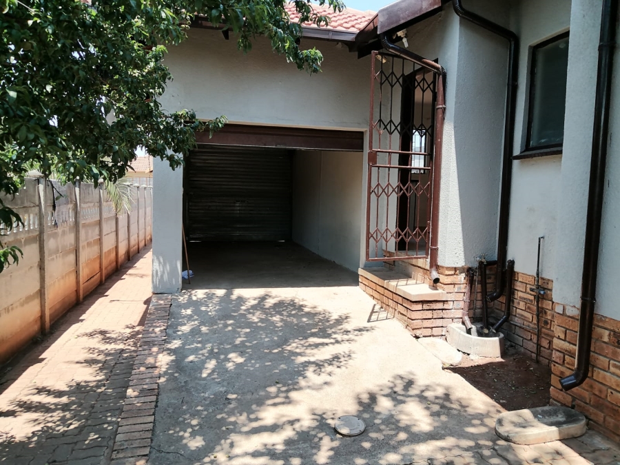 3 Bedroom Property for Sale in Tlhabane West North West